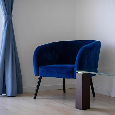 Wiktorska Blue By Bookinghost * Varsóvia