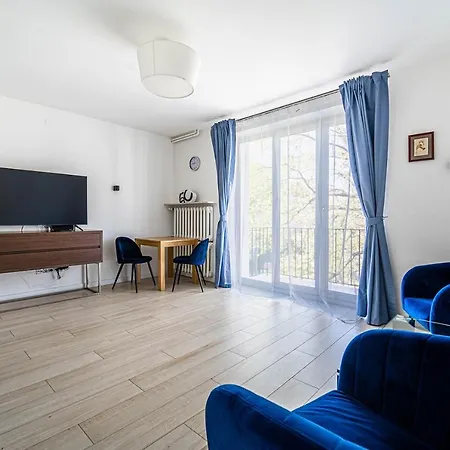 Wiktorska Blue By Bookinghost Varsóvia